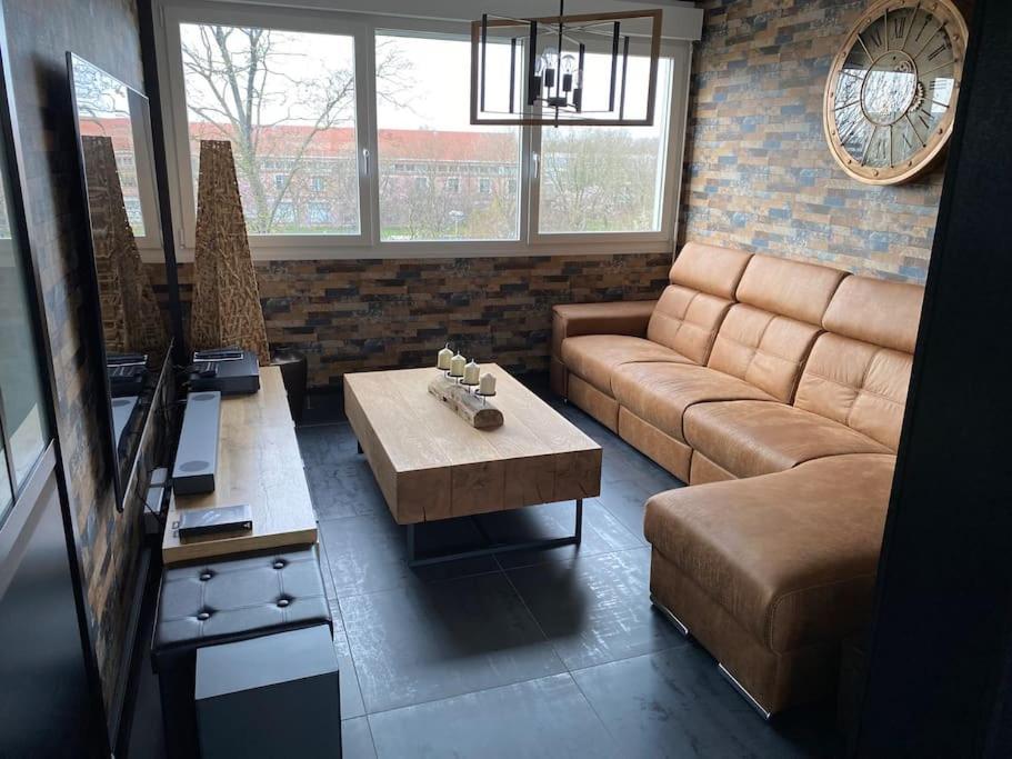 Au Petit Bonheur Imprevu Apartamento Douai Exterior foto
